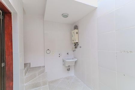 Casa à venda com 160m², 3 quartos e 1 vagaÁrea de Serviço