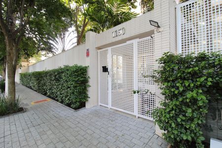 Apartamento à venda com 234m², 3 quartos e 4 vagasFachada e Portaria