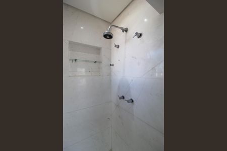 Apartamento à venda com 234m², 3 quartos e 4 vagasBanheiro da Suíte 2