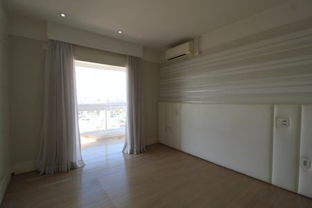 Apartamento à venda com 234m², 3 quartos e 4 vagasQuarto 2 - Suíte
