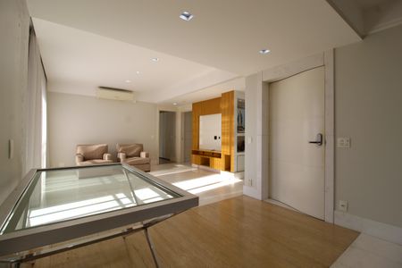 Sala de apartamento à venda com 3 quartos, 234m² em Itaim Bibi, São Paulo