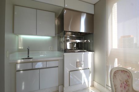 Varanda de apartamento à venda com 3 quartos, 234m² em Itaim Bibi, São Paulo