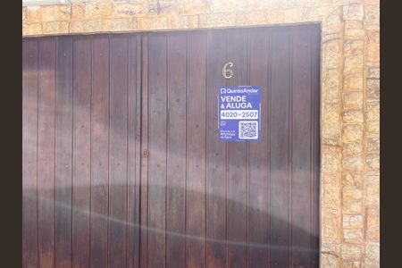 Casa de condomínio à venda com 240m², 3 quartos e 3 vagas Casa de condomínio à venda com 240m², 3 quartos e 3 vagasPlaquinha