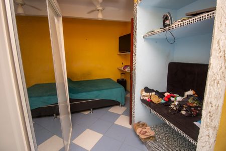 Casa de condomínio à venda com 240m², 3 quartos e 3 vagas Casa de condomínio à venda com 240m², 3 quartos e 3 vagasSuíte 2