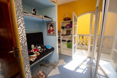 Casa de condomínio à venda com 240m², 3 quartos e 3 vagas Casa de condomínio à venda com 240m², 3 quartos e 3 vagasSuíte 2