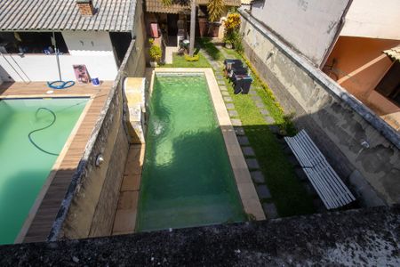 Casa de condomínio à venda com 240m², 3 quartos e 3 vagas Casa de condomínio à venda com 240m², 3 quartos e 3 vagasVaranda