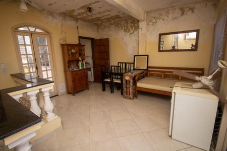 Casa de condomínio à venda com 240m², 3 quartos e 3 vagas Casa de condomínio à venda com 240m², 3 quartos e 3 vagasHall