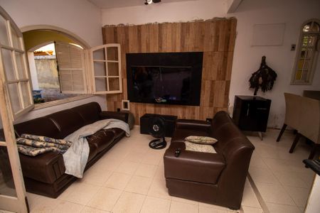 Casa de condomínio à venda com 240m², 3 quartos e 3 vagas Casa de condomínio à venda com 240m², 3 quartos e 3 vagasSala