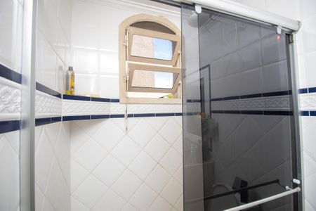 Casa de condomínio à venda com 240m², 3 quartos e 3 vagas Casa de condomínio à venda com 240m², 3 quartos e 3 vagasBanheiro Suíte 1