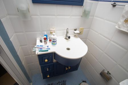 Casa de condomínio à venda com 240m², 3 quartos e 3 vagas Casa de condomínio à venda com 240m², 3 quartos e 3 vagasBanheiro Suíte 2