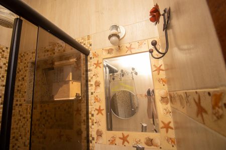 Casa de condomínio à venda com 240m², 3 quartos e 3 vagas Casa de condomínio à venda com 240m², 3 quartos e 3 vagasBanheiro social 1