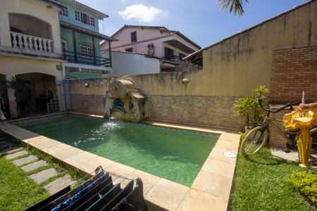 Casa de condomínio à venda com 240m², 3 quartos e 3 vagas Casa de condomínio à venda com 240m², 3 quartos e 3 vagasÁrea comum