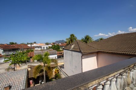 Casa de condomínio à venda com 240m², 3 quartos e 3 vagas Casa de condomínio à venda com 240m², 3 quartos e 3 vagasTerraço
