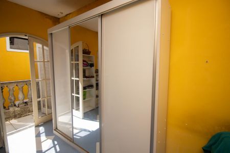 Casa de condomínio à venda com 240m², 3 quartos e 3 vagas Casa de condomínio à venda com 240m², 3 quartos e 3 vagasSuíte 2