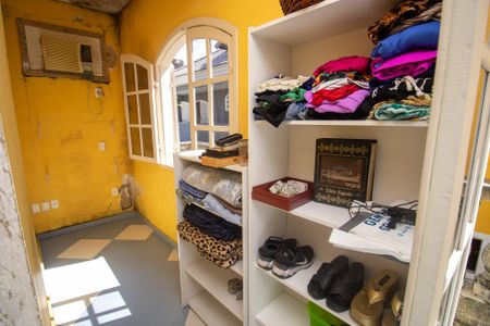 Casa de condomínio à venda com 240m², 3 quartos e 3 vagas Casa de condomínio à venda com 240m², 3 quartos e 3 vagasSuíte 2