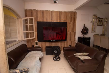 Casa de condomínio à venda com 240m², 3 quartos e 3 vagas Casa de condomínio à venda com 240m², 3 quartos e 3 vagasSala