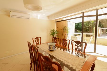 Apartamento à venda com 322m², 4 quartos e 2 vagasSala