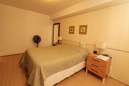 Apartamento à venda com 322m², 4 quartos e 2 vagasQuarto 2