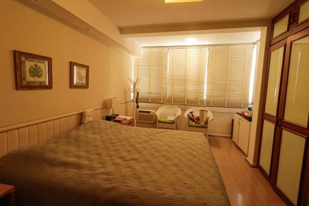 Apartamento à venda com 322m², 4 quartos e 2 vagasQuarto 2