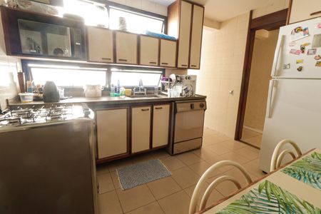 Apartamento à venda com 322m², 4 quartos e 2 vagasCozinha