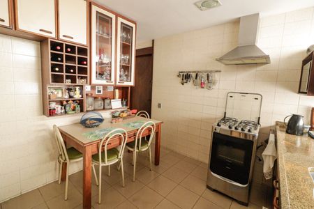 Apartamento à venda com 322m², 4 quartos e 2 vagasCozinha
