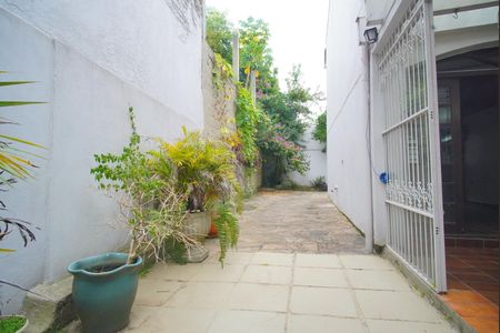 Casa à venda com 398m², 4 quartos e 6 vagasQuintal