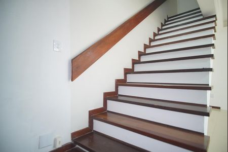 Casa à venda com 398m², 4 quartos e 6 vagasEscada - Acesso Quartos