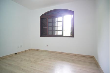 Casa à venda com 398m², 4 quartos e 6 vagasQuarto 1