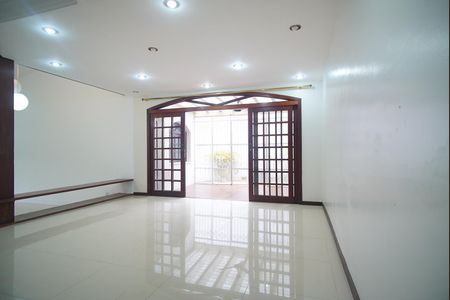 Casa à venda com 398m², 4 quartos e 6 vagasSala 2