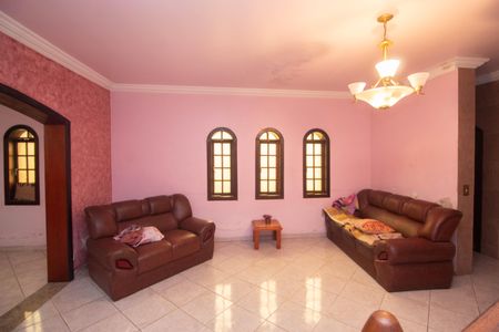 Casa para alugar com 510m², 5 quartos e 6 vagasSala