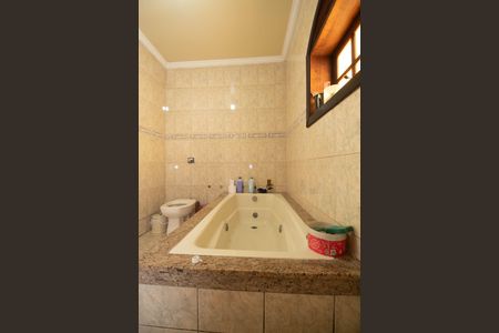 Casa para alugar com 510m², 5 quartos e 6 vagasBanheiro da Suíte 1