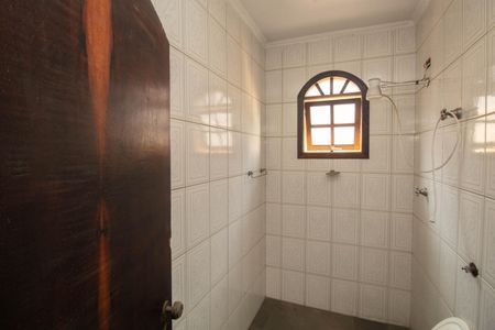 Casa para alugar com 510m², 5 quartos e 6 vagasBanheiro Social