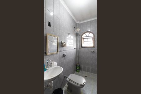 Casa à venda com 227m², 3 quartos e 2 vagasBanheiro