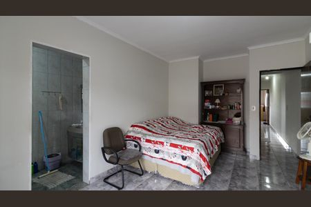 Casa à venda com 227m², 3 quartos e 2 vagasSuíte