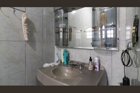 Casa à venda com 227m², 3 quartos e 2 vagasBanheiro da Suíte