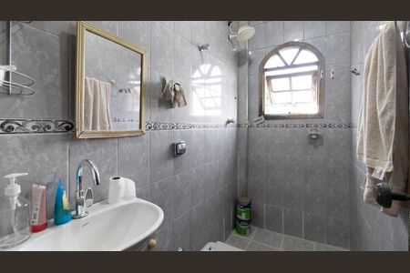 Casa à venda com 227m², 3 quartos e 2 vagasBanheiro