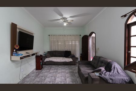 Casa à venda com 227m², 3 quartos e 2 vagasSala