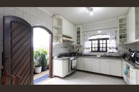 Casa à venda com 227m², 3 quartos e 2 vagasCozinha