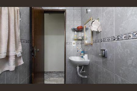 Casa à venda com 227m², 3 quartos e 2 vagasBanheiro