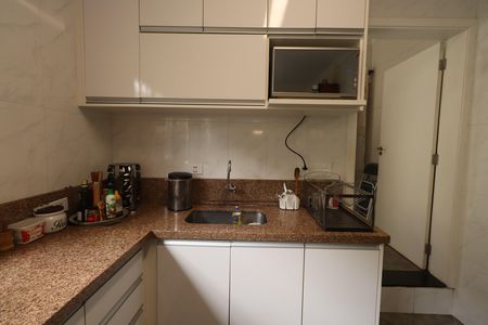 Casa à venda com 235m², 3 quartos e 2 vagasCozinha