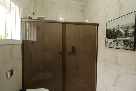 Casa à venda com 235m², 3 quartos e 2 vagasBanheiro 1