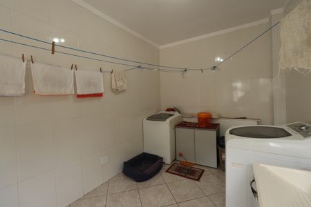 Casa à venda com 235m², 3 quartos e 2 vagasÁrea de Serviço 2