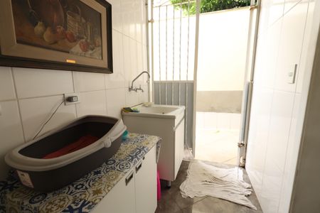 Casa à venda com 235m², 3 quartos e 2 vagasÁrea de Serviço