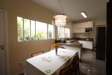 Casa à venda com 235m², 3 quartos e 2 vagasSala de Jantar