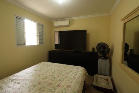 Casa à venda com 235m², 3 quartos e 2 vagasQuarto 2