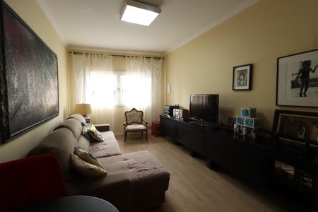 Casa à venda com 235m², 3 quartos e 2 vagasSala de TV