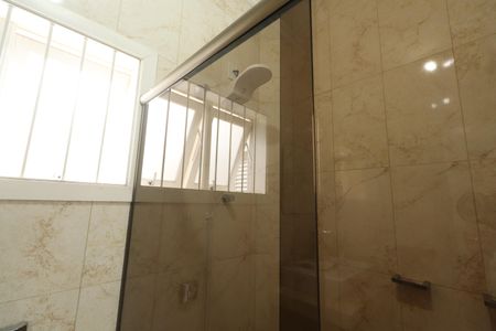 Casa à venda com 235m², 3 quartos e 2 vagasBanheiro 1