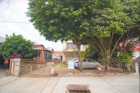 Casa à venda com 400m², 3 quartos e 4 vagas Casa à venda com 400m², 3 quartos e 4 vagasFachada