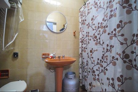 Casa à venda com 400m², 3 quartos e 4 vagasBanheiro da Suíte