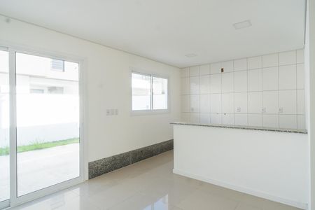 Casa de condomínio à venda com 166m², 3 quartos e 2 vagasCozinha e Área de Serviço